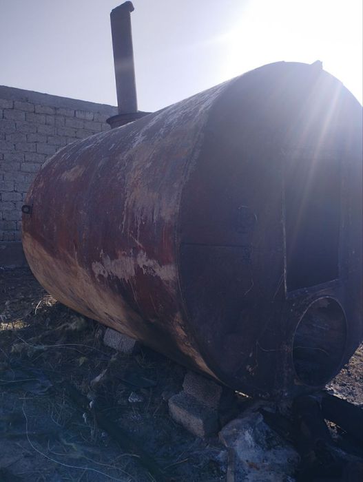 2 ta bochka butun holati yaxshi (yogoch komir tayyorlashga tayyor)