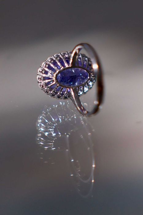 Inel din aur alb 14K cu tanzanit natural 7,92 ct și diamante VS1