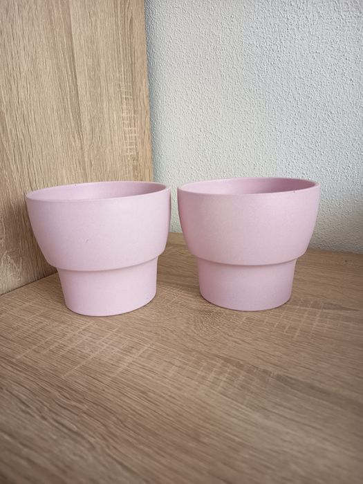 Ghiveci/masca roz  pentru flori