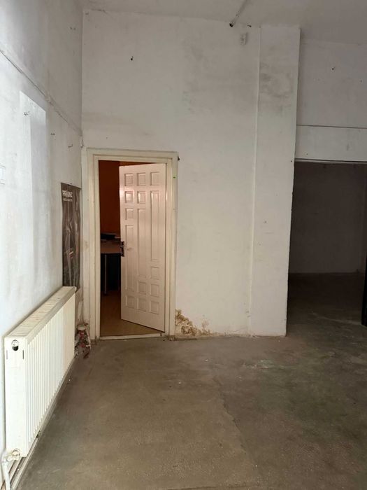 Spatiu comercial sintuat in Petrosani