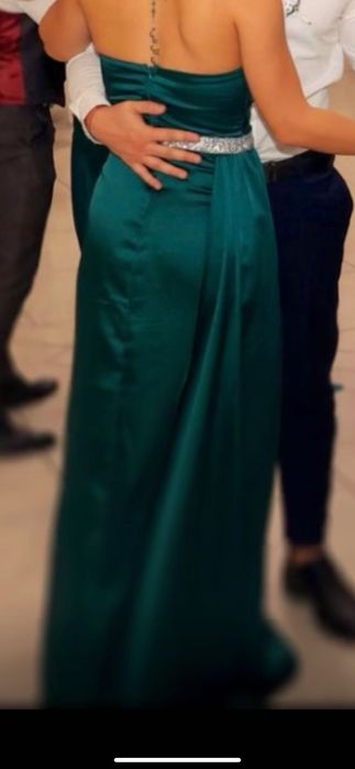 Официални рокли , неразличими от нови