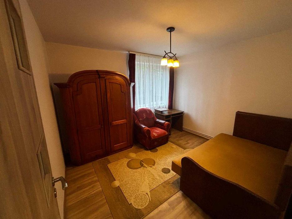 Inchiriez apartament 3 camere, RECENT RENOVAT, zona Budai