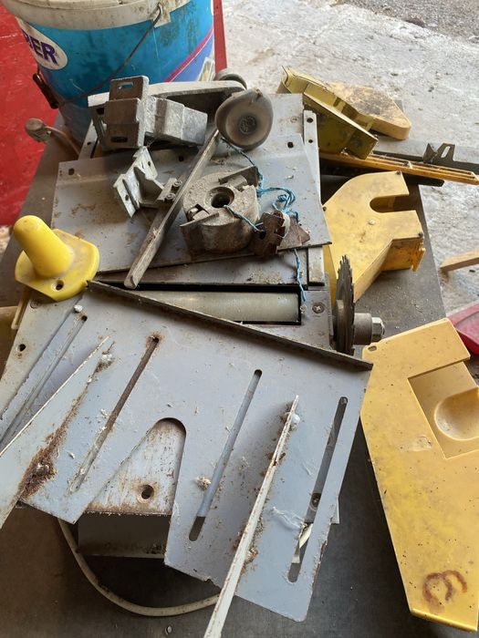 Vând abric- circular 220V