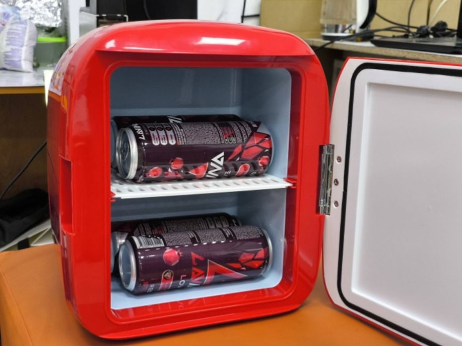 Компактный холодильник