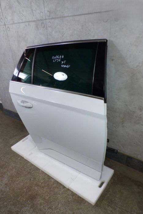 Usa dreapta spate, Skoda Superb III Combi (3V5) piesa originala