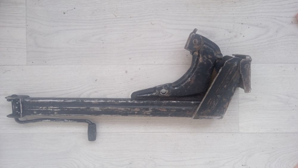 Продам домкрат от Бмв е34