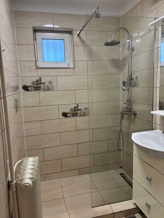 Particular inchiriez Apartament 2 camere bdul Brancoveanu stradal - 350 euro