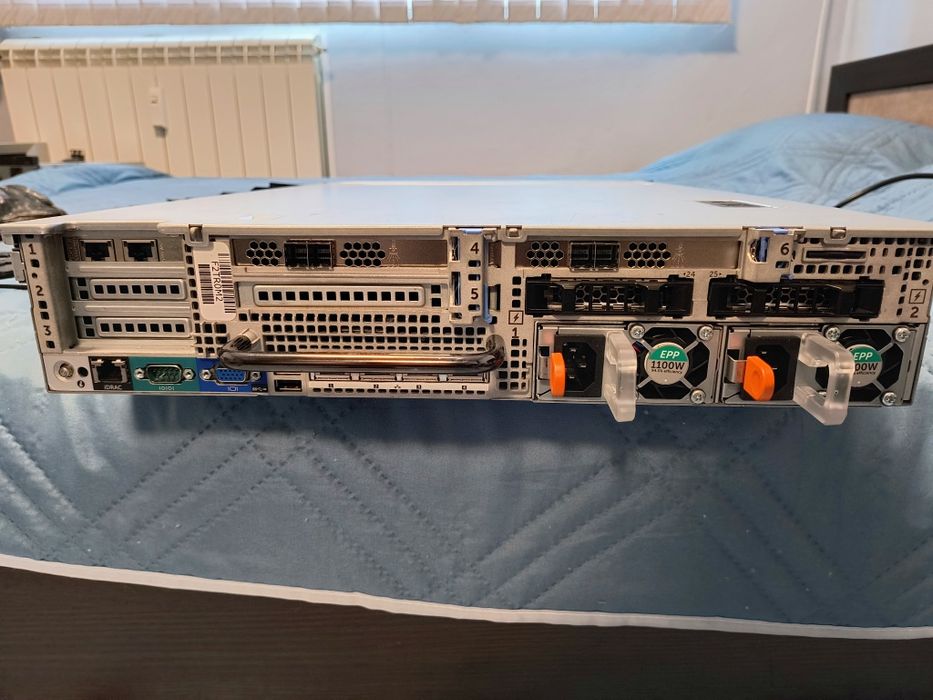 Dell PowerEdge R730xd ,2 x Xeon E5-2699 v4,64GB DDR4 ECC