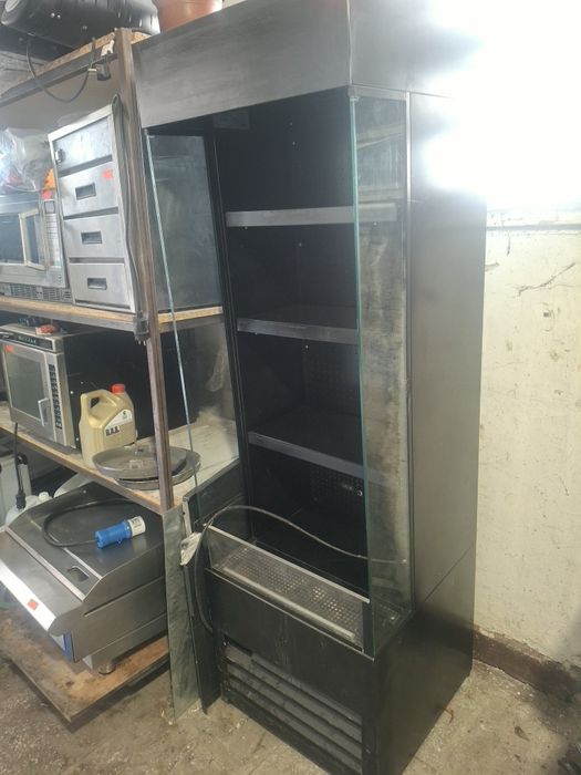 Хладилна витрина крайстенна отворена