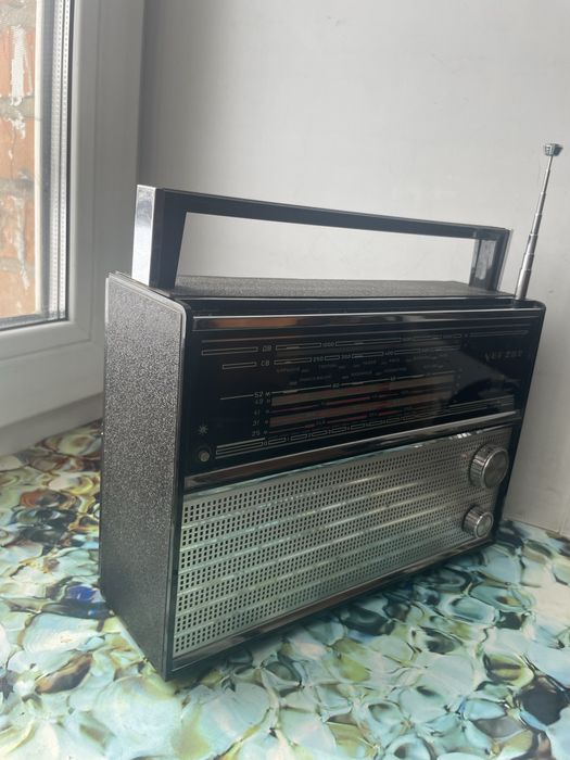 Советский радиоприемник Вэф-202