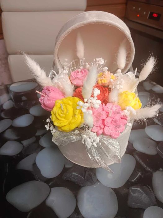 Букет кошници цветя от соеви свещи