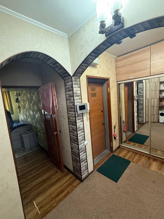 Яшнабадский район,9 этаж,4 комнатная