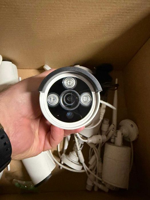 Sistem supraveghiere 8 camere cu DVR 8 canale SAFER + monitor