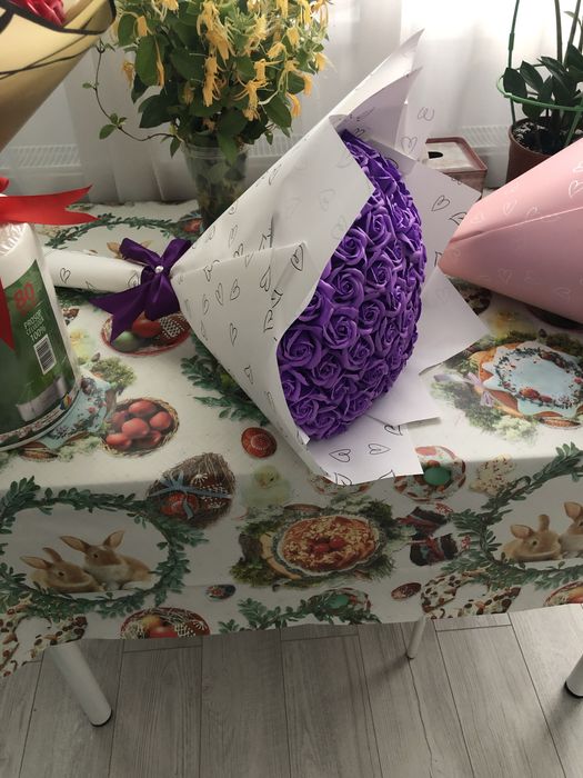 Buchet 51 trandafiri mov