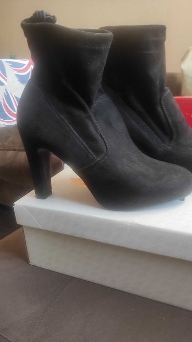 Боти 39 номер, кецове dkny