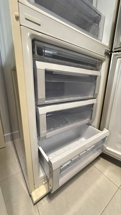 Холодильник Samsung