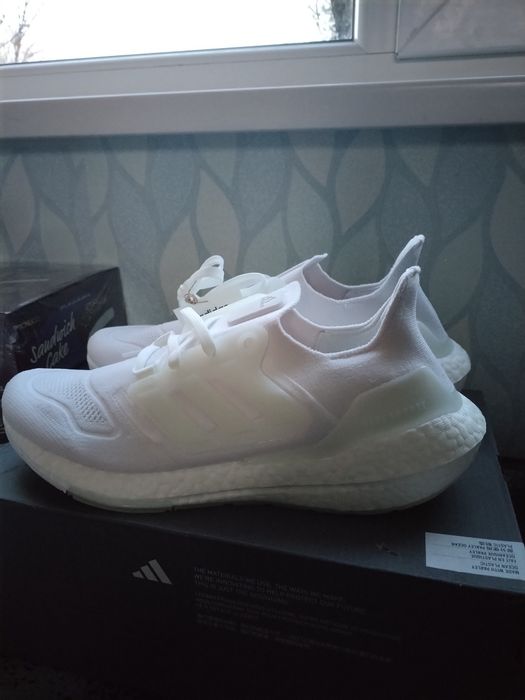 Adidas Ultra Boost 22  43.1/3номер