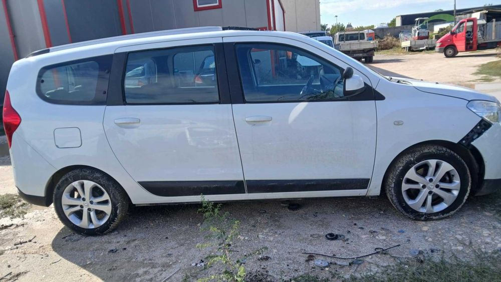 Дачия Лоджи 1,5дци . На части