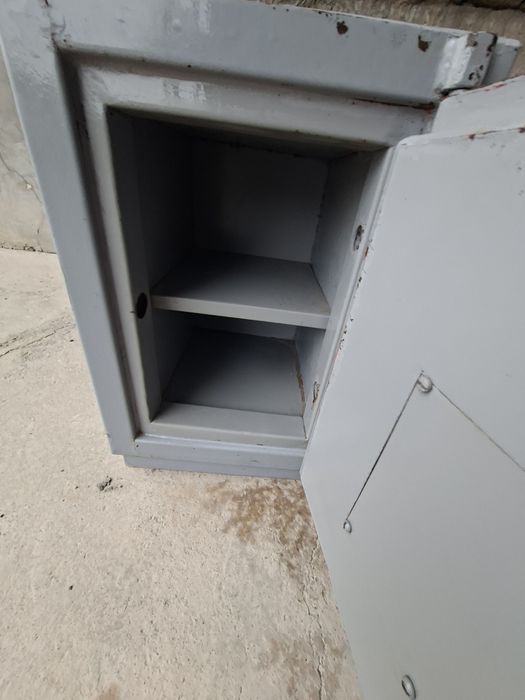 СЕЙФ Огнестойкий состояни отлично есть фото