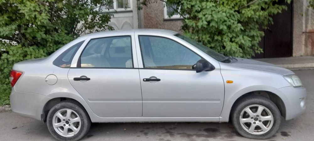 Продам автомобиль Лада Гранта