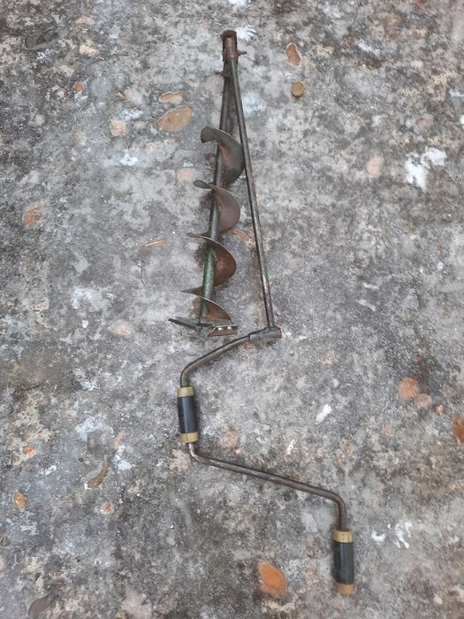 Продам ледоруб  для зимней рыбалки