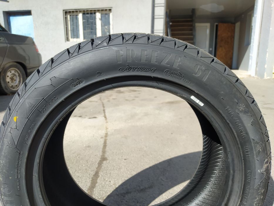 Rapid 215/55R17 Freeze S1