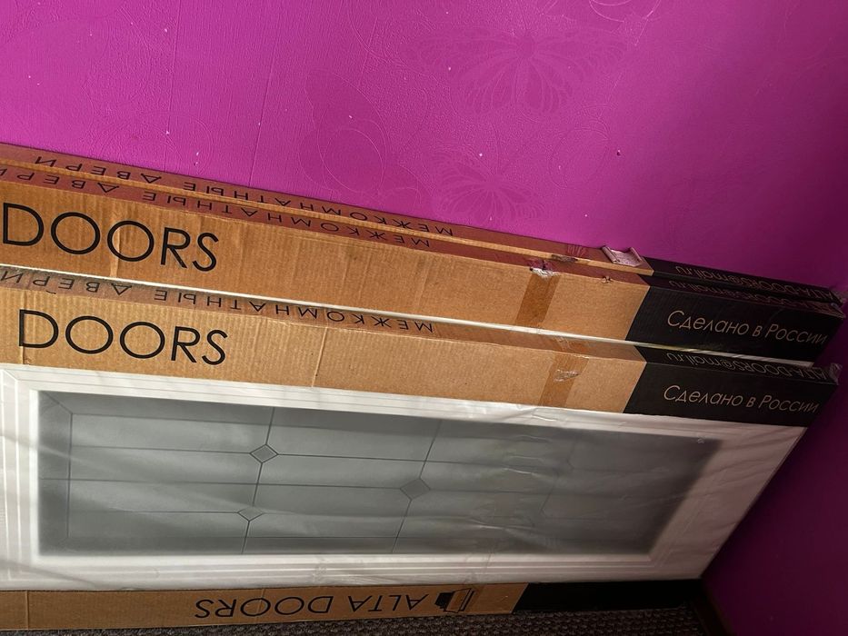 Продам межкомнатные двери белые