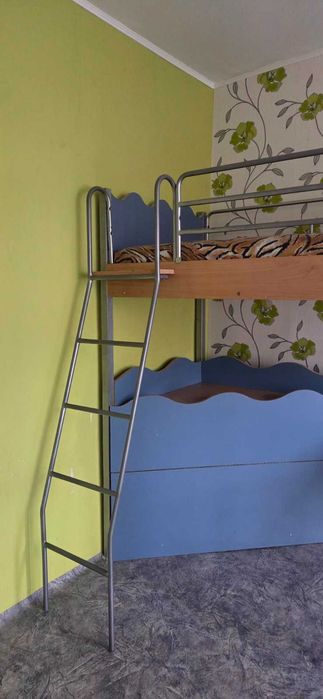 Детско двуетажно легло с ракла и плот-бюро