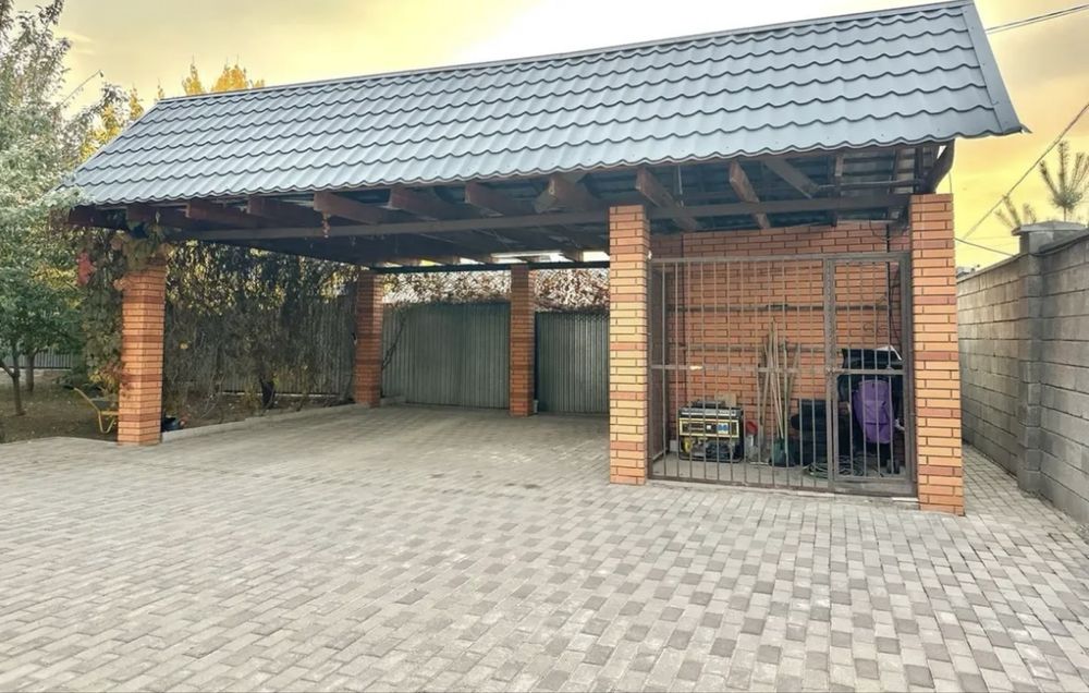 Продается коттедж экологической чистом районе.