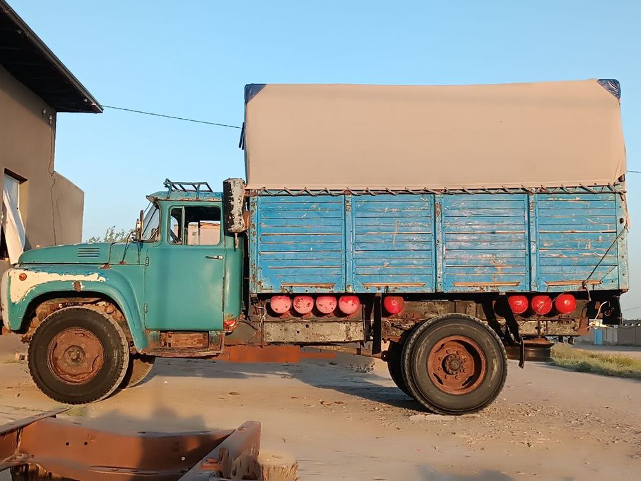 Zil sotiladi narxi kelishamiz srochno 60 million kelishamiz