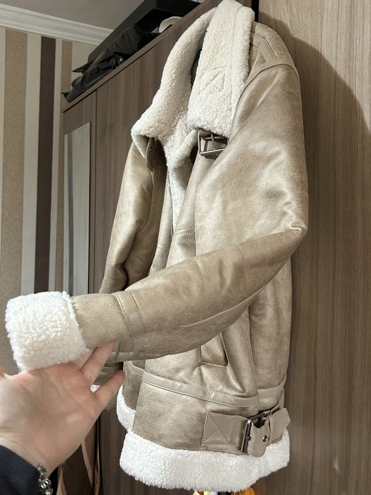 Продавам Дамско яке тип авиатор (shearling]