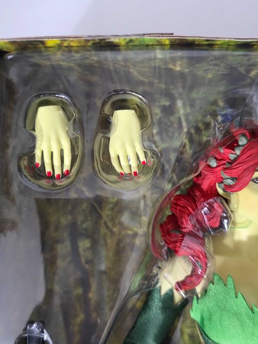 Figurina Colectie 1/6 DC Direct Deluxe Collector Figure Poison Ivy