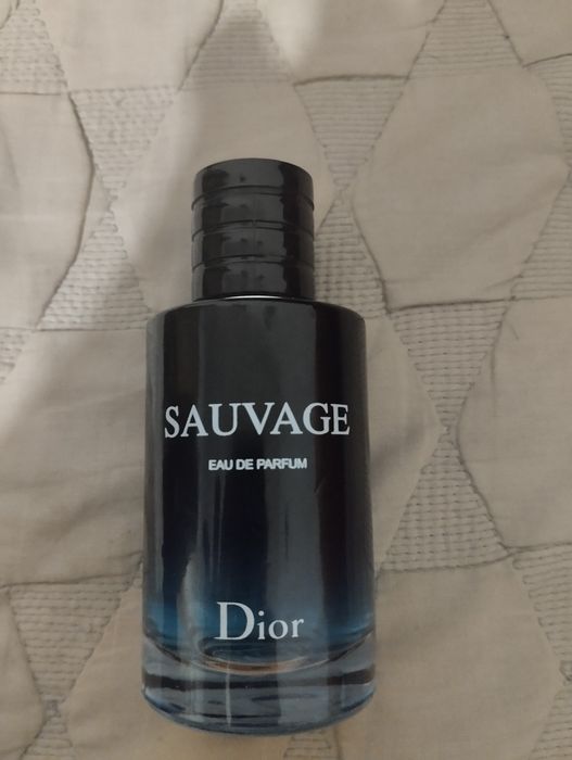 Продавам парфюми на Диор и Версаче