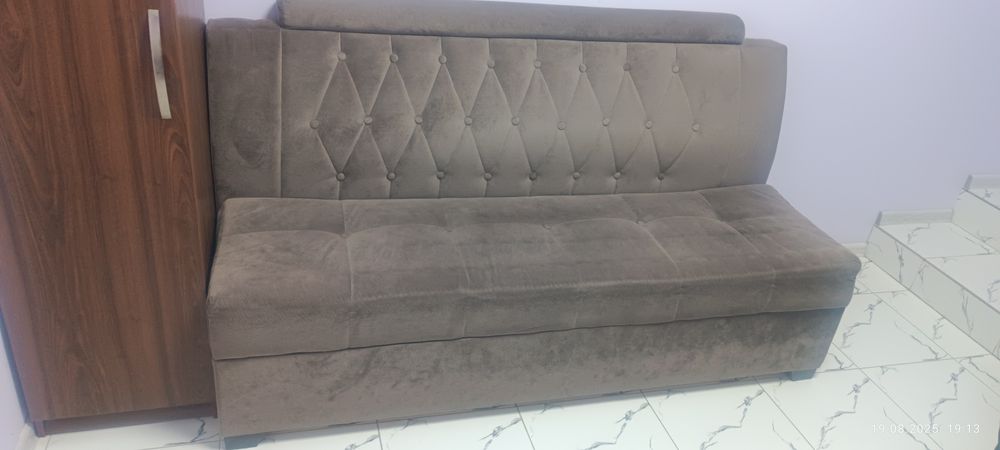 Продается мягкий уголок и диван с 2 креслами