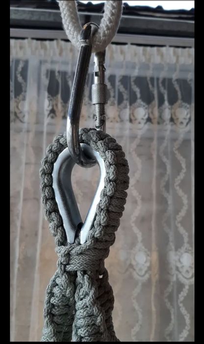 Макроме качели новее