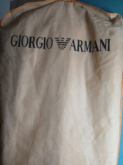 Vand costum Armani marimea 58