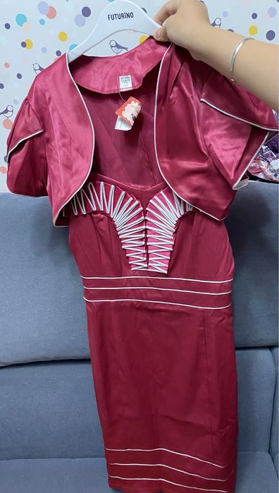 праздничное платье для девочек(12-13)лет