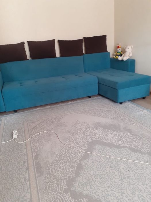 Продам диван, стол-книжка, стол кухонный + 4 табуретки