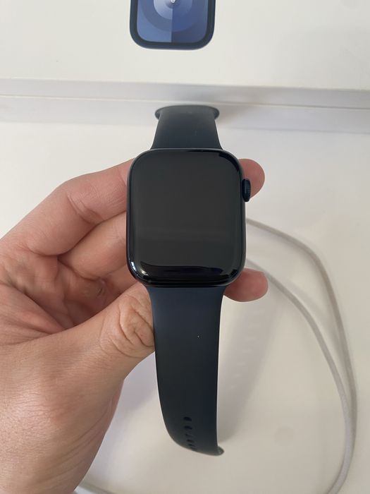 Apple watch 9         .