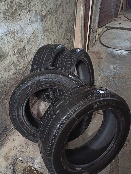 МишелинЛетни гуми 205 65 15 ДОТ15 1 бр и 205 60 16-4 бр ДОТ 17 Мишелин