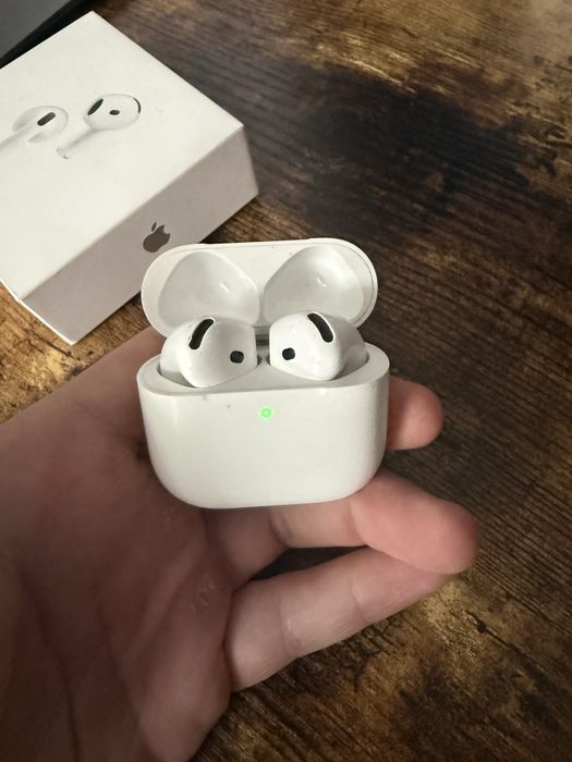 Apple AirPods 4 ANC – с кутия и документ, за ремонт / части