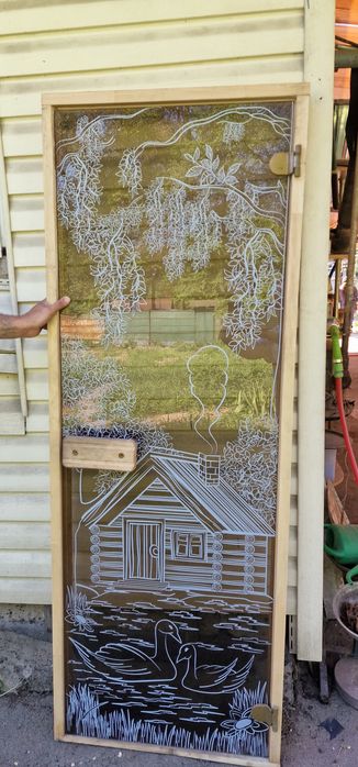 Стеклянная дверь