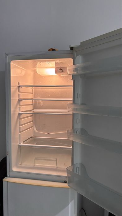 холодильник в хорошем состояний