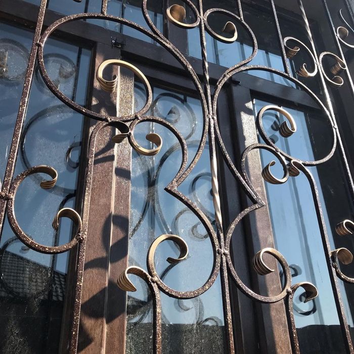 Кованые решетки на окна