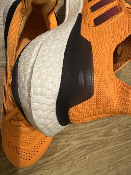 Adidas Ultraboos 21