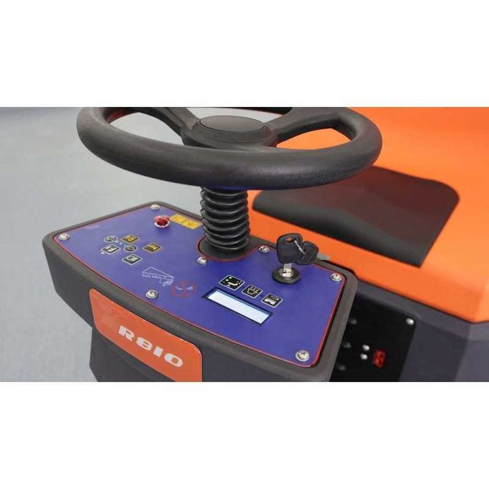 Masina pentru spalat  pardoseli SWISSVAC SR810R 4860 mp/h  24V