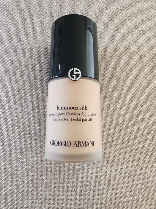 Фон дьо тен Giorgio Armani 5