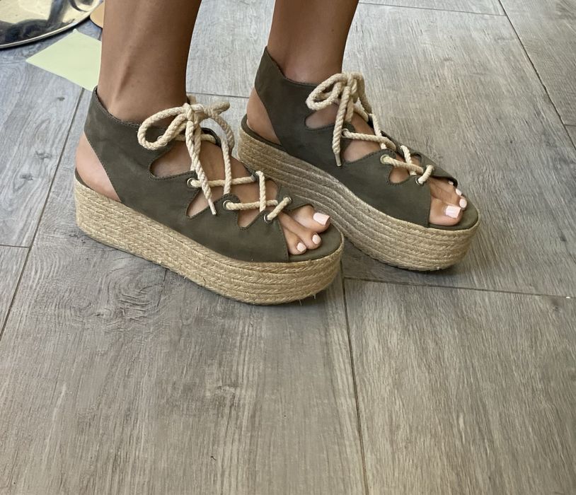 Дамски сандали