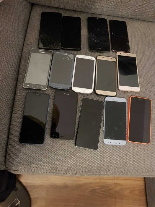 Vând telefoane second