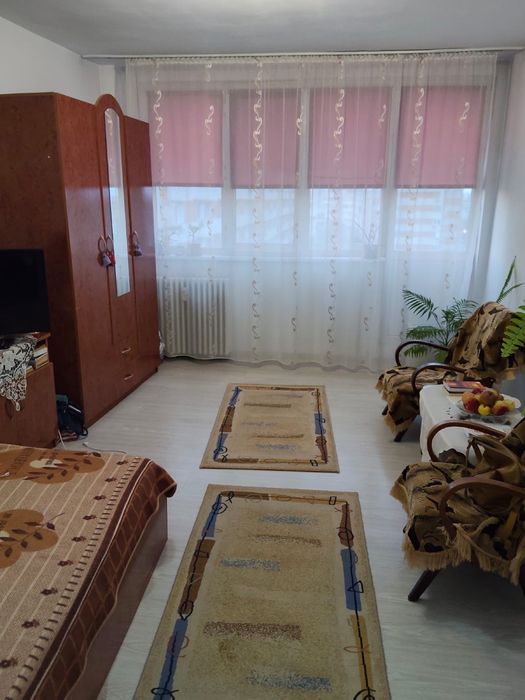 Garsoniera decomandata Calea Bucuresti